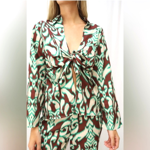 Zara Tops - NWT Zara Selena Cotton Printed Front-tie top, size S